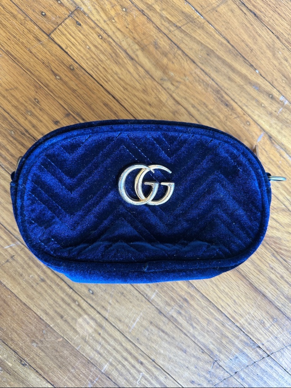 Blue velvet pouch “GG”